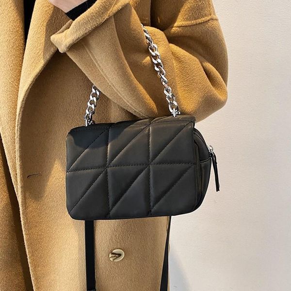 shoulder bags silver chain women's tote oxford cloth quilted bag handbag female black small crossbody messenger
shoulder bags silver chain women's tote oxford cloth quilted bag handbag female black small crossbody messenger