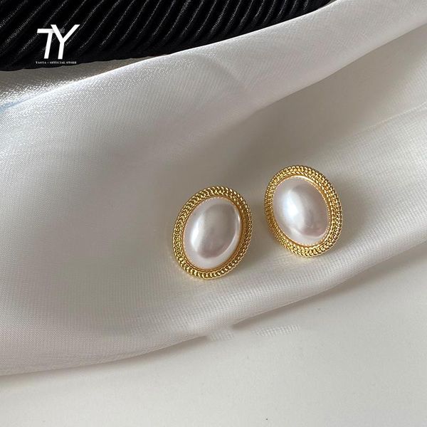 stud simple and elegant oval pearl gold pattern earrings for woman 2021 classic luxury korean jewelry party girls, Golden;silver
stud simple and elegant oval pearl gold pattern earrings for woman 2021 classic luxury korean jewelry party girls, Golden;silver