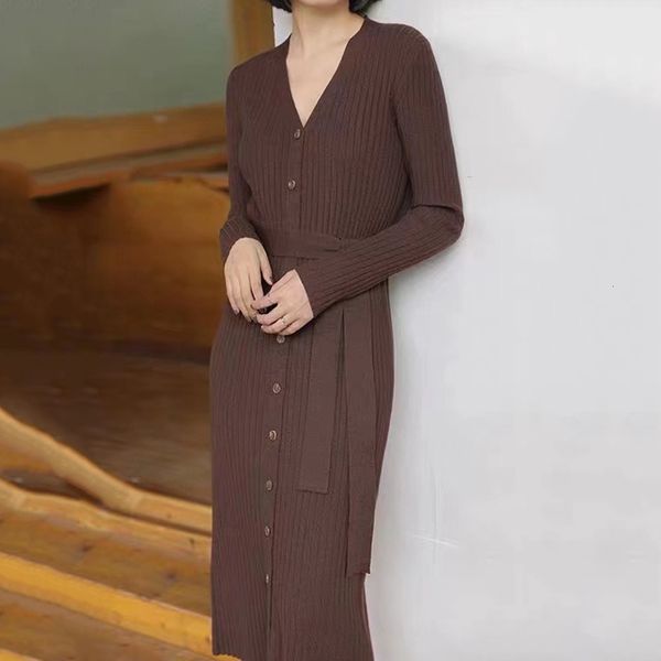 autumn 2021 and winter new collocation temperament knitting women's thin bottom button classic retro j ueuo, Black;gray
autumn 2021 and winter new collocation temperament knitting women's thin bottom button classic retro j ueuo, Black;gray