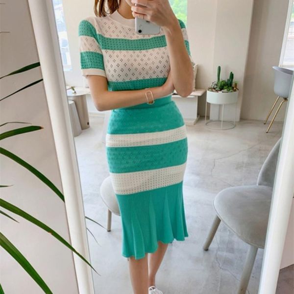 2021 summer women runway fashion 2pcs skirt suits ruffle hem slim knitting blouses +mermaid skirt sets women two piece set, Gray
2021 summer women runway fashion 2pcs skirt suits ruffle hem slim knitting blouses +mermaid skirt sets women two piece set, Gray