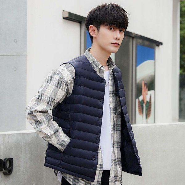 2021 new collarless lightweight round neck variable v-neck down vest men's liner, Black;white
2021 new collarless lightweight round neck variable v-neck down vest men's liner, Black;white
