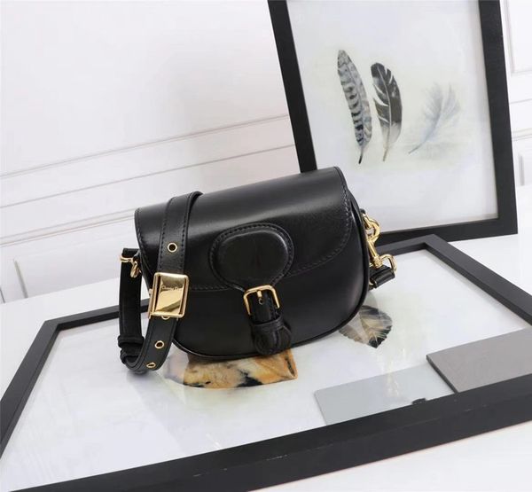 handbag ladies messenger bag portable retro shoulder tramp fashion duffel black and white
handbag ladies messenger bag portable retro shoulder tramp fashion duffel black and white
