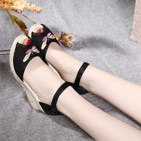 2020 summer new womens shoes wedge heel embroidered shoes woven fish mouth sandals national style old beijing cloth shoes, Black
2020 summer new womens shoes wedge heel embroidered shoes woven fish mouth sandals national style old beijing cloth shoes, Black