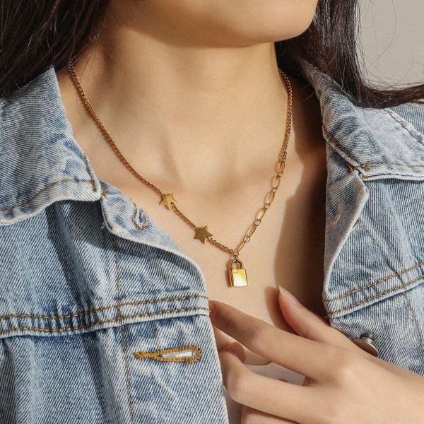 chains 2021 european and american temperament fashion short exquisite stitching clavicle necklace trend five-pointed star lock pendant, Silver
chains 2021 european and american temperament fashion short exquisite stitching clavicle necklace trend five-pointed star lock pendant, Silver