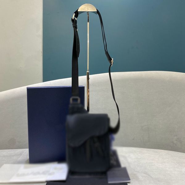 women men saddle bag new fashion shoulder bags mobile phone purses bags crossbody messager bag oblique vertical saddle bag
women men saddle bag new fashion shoulder bags mobile phone purses bags crossbody messager bag oblique vertical saddle bag