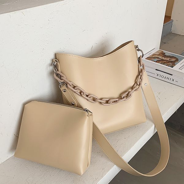 acrylic chain design crossbody bags for women shoulder bag 2021 trend elegant travel bucket bags pu leather handbags small bolsa
acrylic chain design crossbody bags for women shoulder bag 2021 trend elegant travel bucket bags pu leather handbags small bolsa