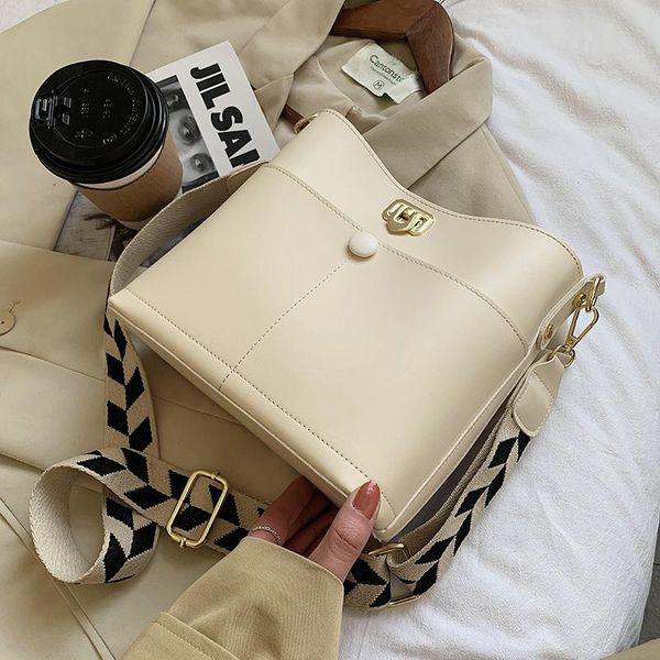 original brand advanced bag female 2021 new fashion all-match shoulder messenger bucket bag underarm dual-use
original brand advanced bag female 2021 new fashion all-match shoulder messenger bucket bag underarm dual-use