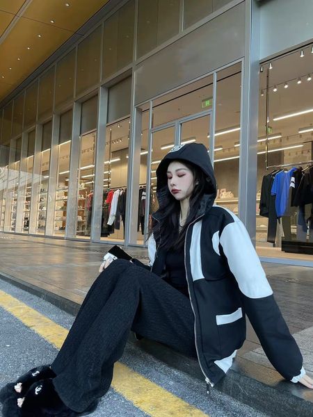 women's retro down jacket color matching, high-quality washed cotton cloth, comfortable texture, 90% white duck down filling, warmth fo, Black
women's retro down jacket color matching, high-quality washed cotton cloth, comfortable texture, 90% white duck down filling, warmth fo, Black