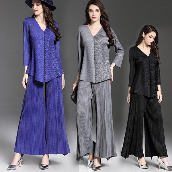 women's two piece pants 2021 autumn casual wide-leg suit miyak fold large size slimming fashion three-quarter sleeve v-neck t-shirt, White
women's two piece pants 2021 autumn casual wide-leg suit miyak fold large size slimming fashion three-quarter sleeve v-neck t-shirt, White