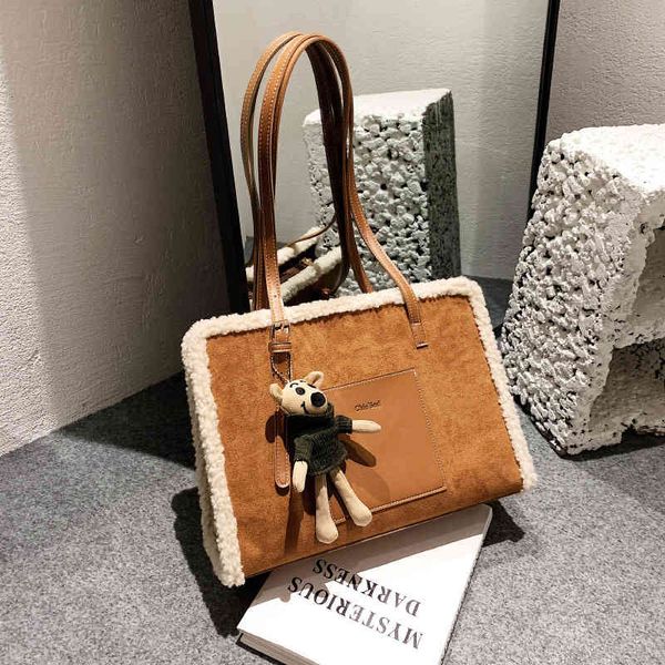 fashion plush women's bag large capacity 2021 trend single shoulder texture portable commuter tote, Black;red
fashion plush women's bag large capacity 2021 trend single shoulder texture portable commuter tote, Black;red