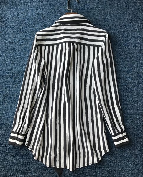 2021 new 100% seda feminina manga longa moda fita pescoo listrado blusa camisa cr95, Black
2021 new 100% seda feminina manga longa moda fita pescoo listrado blusa camisa cr95, Black