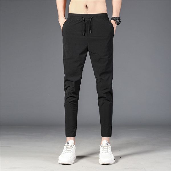 2021 casual men slim simple effects color small feet thin breathing fast broek, Black
2021 casual men slim simple effects color small feet thin breathing fast broek, Black