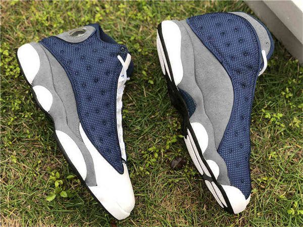 2022 13 flint grey-white-university blue gigi 13s 3m reflective real carbon fiber men athletic shoes athletics sneakers with box
2022 13 flint grey-white-university blue gigi 13s 3m reflective real carbon fiber men athletic shoes athletics sneakers with box