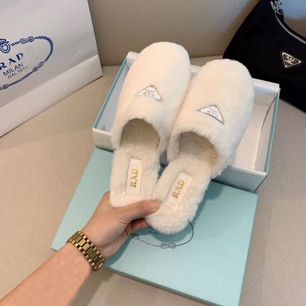 2021 autumn new female wool mop home triangle standard flat bottom anti slip plush, Black
2021 autumn new female wool mop home triangle standard flat bottom anti slip plush, Black