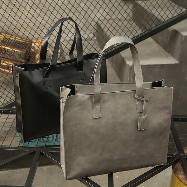 briefcase 2021 men's handbag korean single shoulder messenger business trip computer tidal bag
briefcase 2021 men's handbag korean single shoulder messenger business trip computer tidal bag