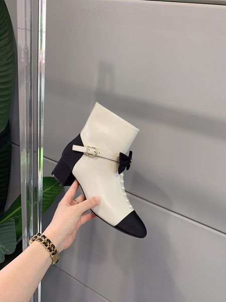 2022 womens designer leather women martin boots desert short boot real leathers coarse winter designers shoes heels snow ankle booties with, Black
2022 womens designer leather women martin boots desert short boot real leathers coarse winter designers shoes heels snow ankle booties with, Black