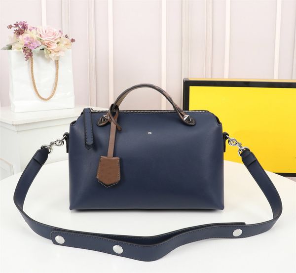 2021 fashionable and beautiful ladies famous shoulder bag leather chain messenger bag fashionable size:28*12*17cm di1, Black
2021 fashionable and beautiful ladies famous shoulder bag leather chain messenger bag fashionable size:28*12*17cm di1, Black