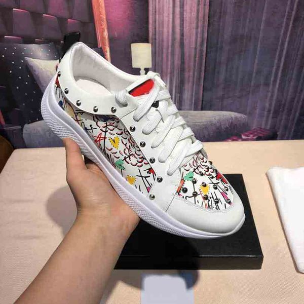 2021 fashion walking shoes casual mens comfaortable spring and fall outdoor shoe flats with box dust bag, Black
2021 fashion walking shoes casual mens comfaortable spring and fall outdoor shoe flats with box dust bag, Black