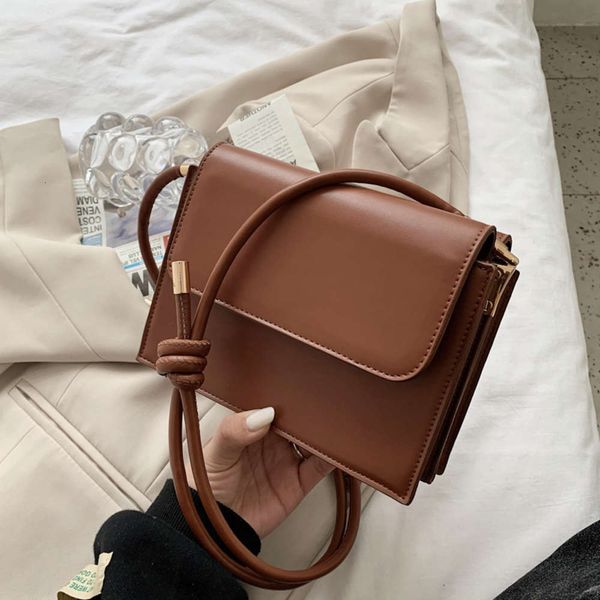 niche design small square women's 2020 new autumn and winter korean fashion underarm single shoulder messenger bag
niche design small square women's 2020 new autumn and winter korean fashion underarm single shoulder messenger bag