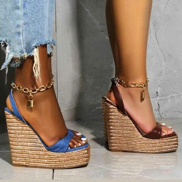 dress shoes 2021 beach gold braided wedge square sandals with lock and chain decoration size 34-42, Black
dress shoes 2021 beach gold braided wedge square sandals with lock and chain decoration size 34-42, Black