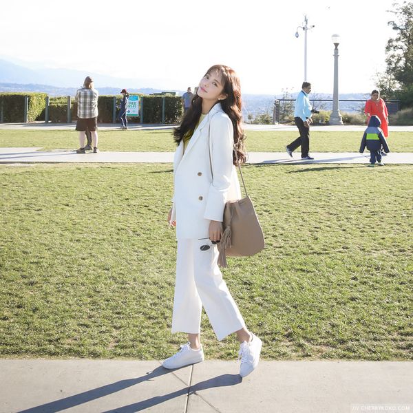 2021 spring and autumn new ol small suit ladies wild jacket nine pants two sets of fashion women tp7b, White;black
2021 spring and autumn new ol small suit ladies wild jacket nine pants two sets of fashion women tp7b, White;black