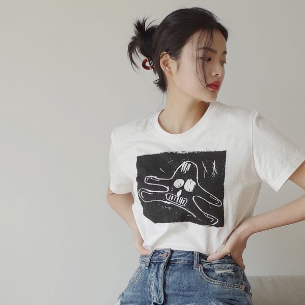 2021 early spring new jumping villain chalk print round neck short sleeve white t-shirt women 85av
2021 early spring new jumping villain chalk print round neck short sleeve white t-shirt women 85av