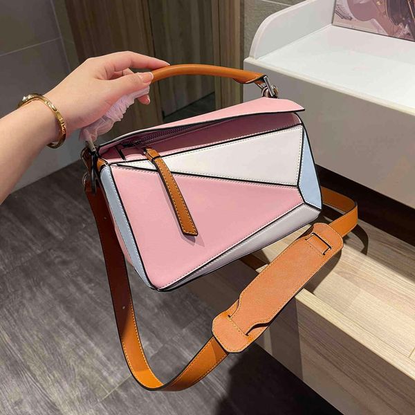 design handbag women's 2021 high-end luxury leather stitching pillow package geometry fashion one shoulder inclined across female bag
design handbag women's 2021 high-end luxury leather stitching pillow package geometry fashion one shoulder inclined across female bag