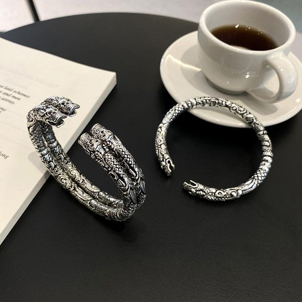 bangle vintage bracelet for men and women fashion couple jewelry high sense minority design simple versatile temperament 2021, Black
bangle vintage bracelet for men and women fashion couple jewelry high sense minority design simple versatile temperament 2021, Black