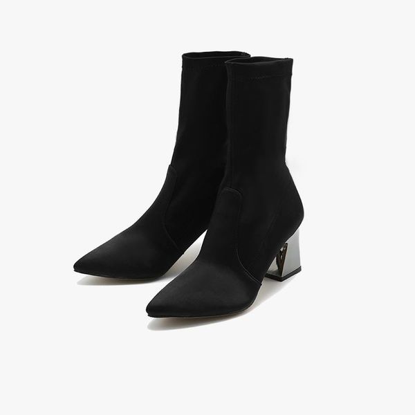 boots 2021 autumn winter women's pointed chunky with satin middle boot size 34-39, Black
boots 2021 autumn winter women's pointed chunky with satin middle boot size 34-39, Black