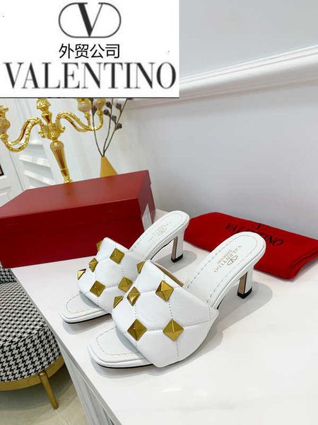 mules men loafers designer pumps luxury slippers women slides high heels sandals ballerinas sneakers dress shoes cle0, Black;white
mules men loafers designer pumps luxury slippers women slides high heels sandals ballerinas sneakers dress shoes cle0, Black;white