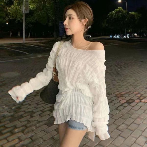 women's blouses & shirts spring autumn ladies korean skew collar thin black vintage folds screw thread puff sleeve elegant long blouse, White
women's blouses & shirts spring autumn ladies korean skew collar thin black vintage folds screw thread puff sleeve elegant long blouse, White