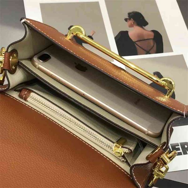 80% off autumn and winter new fashion stewardess tofu bag nose small square single shoulder messenger women's leather handbags
80% off autumn and winter new fashion stewardess tofu bag nose small square single shoulder messenger women's leather handbags