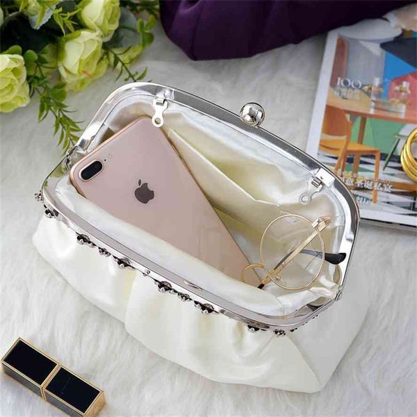 new style fresh and elegant flower inlaid diamond satin banquet dress bride cheongsam hanfu slant span bag
new style fresh and elegant flower inlaid diamond satin banquet dress bride cheongsam hanfu slant span bag