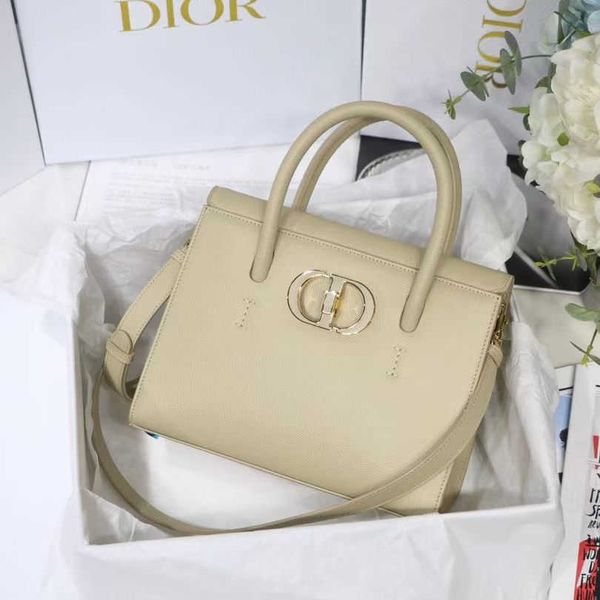 dio / dizhong st horn é calfskin enamel buckle grain palmprint handbag handbag zly
dio / dizhong st horn é calfskin enamel buckle grain palmprint handbag handbag zly