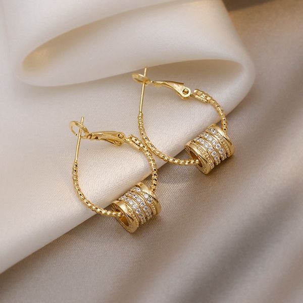 copper inlaid zirconium small new waist earrings fashion net red high texture luxury trendy women's fragrance hundred, Golden;silver
copper inlaid zirconium small new waist earrings fashion net red high texture luxury trendy women's fragrance hundred, Golden;silver