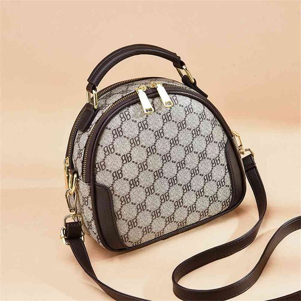 80% off outlet store bag women's bag new printed portable shell texture large capacity single shoulder messenger factory online sale, Black;red
80% off outlet store bag women's bag new printed portable shell texture large capacity single shoulder messenger factory online sale, Black;red