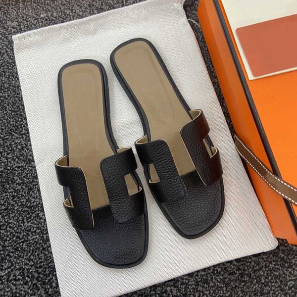 2021 beach slippers classic flat woman slipper summer lady cartoon big head leather bath fashion women shoes large size 35-42, Black
2021 beach slippers classic flat woman slipper summer lady cartoon big head leather bath fashion women shoes large size 35-42, Black