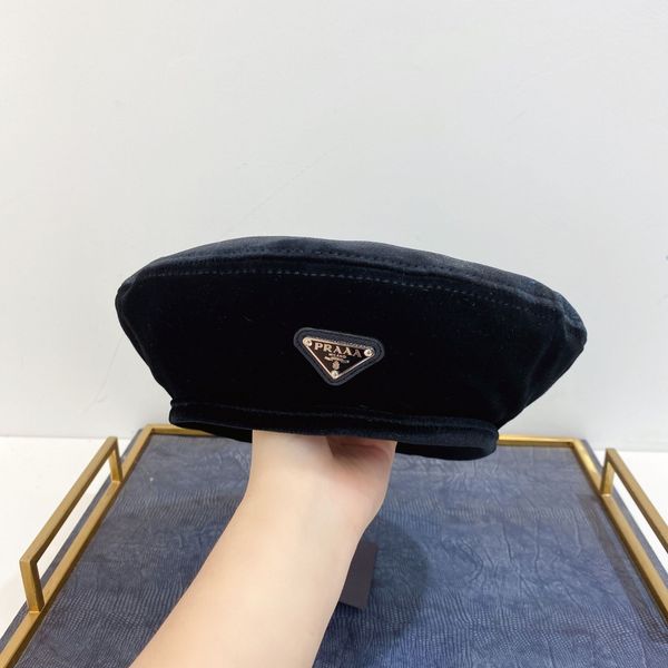 family ~ 21 early new velvet beret fashion light luxury hepburn foreign women's net red style
family ~ 21 early new velvet beret fashion light luxury hepburn foreign women's net red style