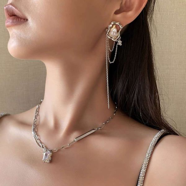 boonee chain binding zircon minority design lava gold and silver contrast color earrings fashion, Golden
boonee chain binding zircon minority design lava gold and silver contrast color earrings fashion, Golden