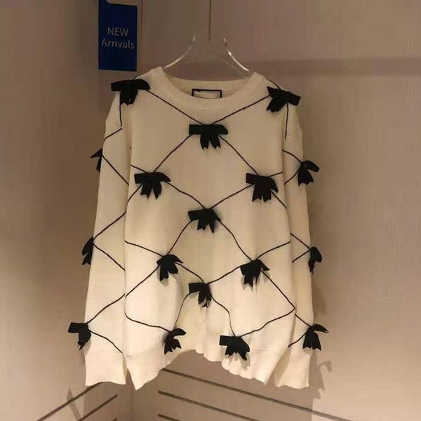 2021 autumn new fashion brand gujia bow, sweet youth, aging, soft and thin women's sweater, White;black
2021 autumn new fashion brand gujia bow, sweet youth, aging, soft and thin women's sweater, White;black