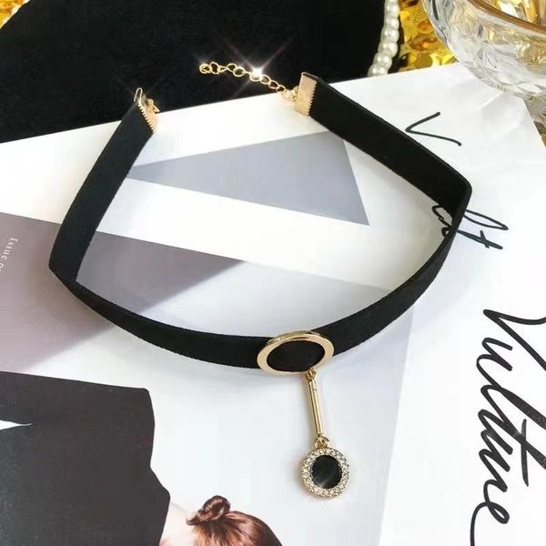 chokers fashion punk wide black choker for women round small pendant clavicle chain hip-hop simple design necklace gothic jewelry gifts, Golden;silver
chokers fashion punk wide black choker for women round small pendant clavicle chain hip-hop simple design necklace gothic jewelry gifts, Golden;silver