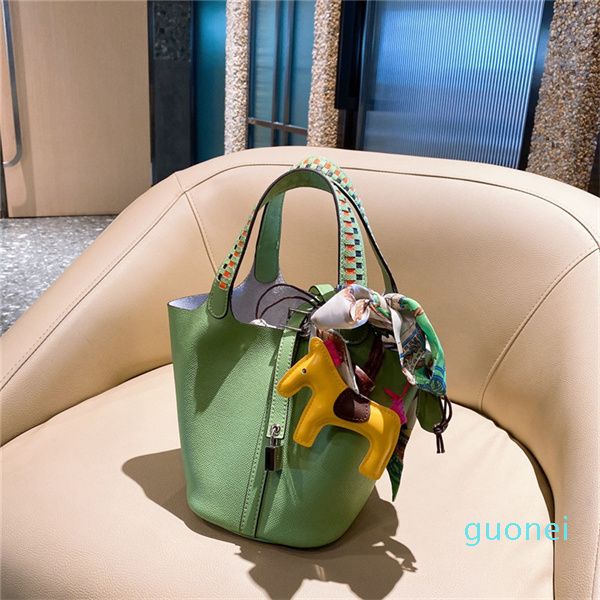 fashion luxury designer bags women's quality basket-style weaving elements high-end texture and exquisite appearance designers womens 2
fashion luxury designer bags women's quality basket-style weaving elements high-end texture and exquisite appearance designers womens 2