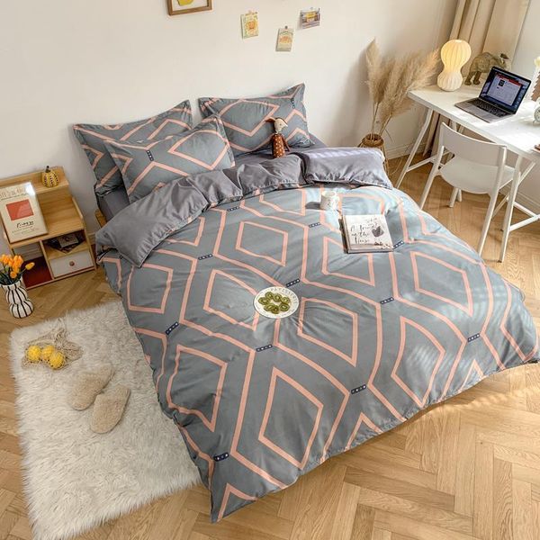 bedding sets thickened frosted 4-piece bedding, washed cotton bed sheet and quilt cover, 3-piece set
bedding sets thickened frosted 4-piece bedding, washed cotton bed sheet and quilt cover, 3-piece set