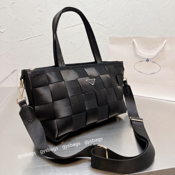 luxury lady crochet shopping bags women black crocheting handbags fashion crossbody shoulder bag medium size casual totes triangle purses hi
luxury lady crochet shopping bags women black crocheting handbags fashion crossbody shoulder bag medium size casual totes triangle purses hi