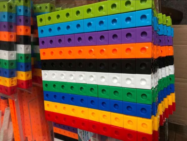 toy yiwu early education puzzle creative square particle building block plug in plastic kindergarten
toy yiwu early education puzzle creative square particle building block plug in plastic kindergarten