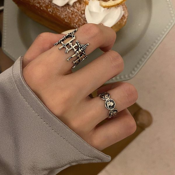 luxury party favor chrome/hearts rings creative personality queen statue ring female japan and south korea hollowed out redeeme
luxury party favor chrome/hearts rings creative personality queen statue ring female japan and south korea hollowed out redeeme