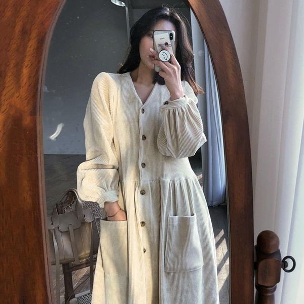 casual dresses women 's plus size korean -style retro v-neck single-breasted large loose pockets corduroy long-sleeved dress, Black;gray
casual dresses women 's plus size korean -style retro v-neck single-breasted large loose pockets corduroy long-sleeved dress, Black;gray