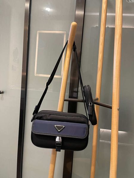 fashion shoulder bags classic solid nylon waterproof cloth 2021 autumn crossbody bag zipper camera-bags size:25*7*15cm
fashion shoulder bags classic solid nylon waterproof cloth 2021 autumn crossbody bag zipper camera-bags size:25*7*15cm