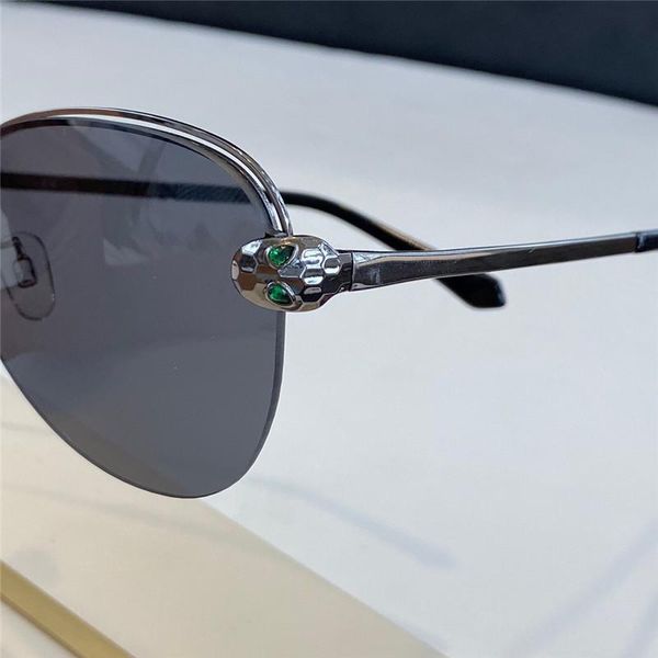 new classic design sunglasses 6121 serpentine metal half pile pilot shape head lightweight fashion frame glasses design protective uv40 uosh, White;black
new classic design sunglasses 6121 serpentine metal half pile pilot shape head lightweight fashion frame glasses design protective uv40 uosh, White;black