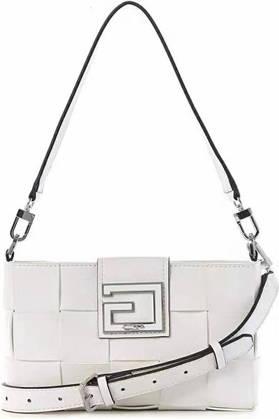 2021 new gues bag underarm women's single shoulder diagonal span square 
2021 new gues bag underarm women's single shoulder diagonal span square